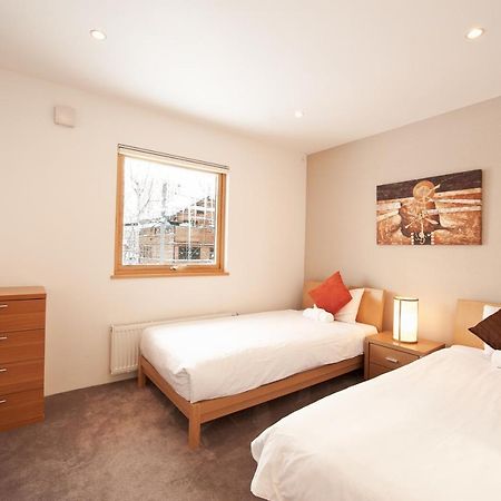 Avalon Apartment Кучан Екстериор снимка