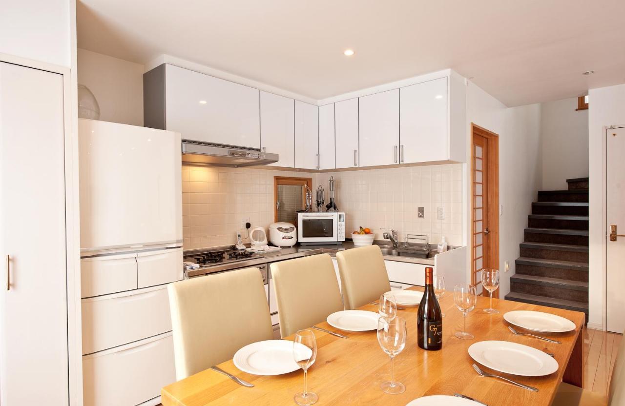 Avalon Apartment Кучан Екстериор снимка