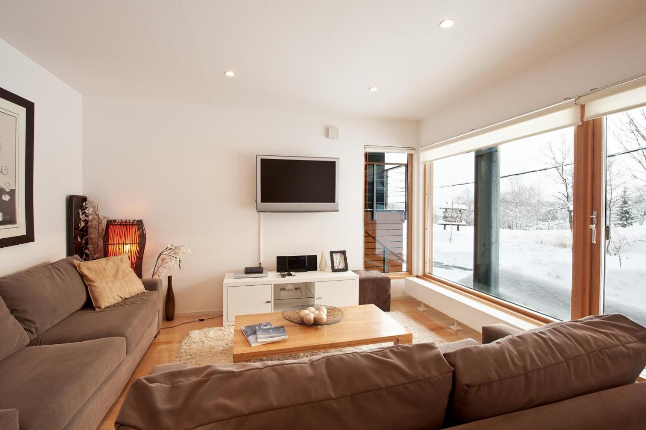 Avalon Apartment Кучан Екстериор снимка