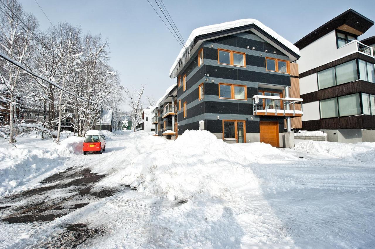 Avalon Apartment Кучан Екстериор снимка