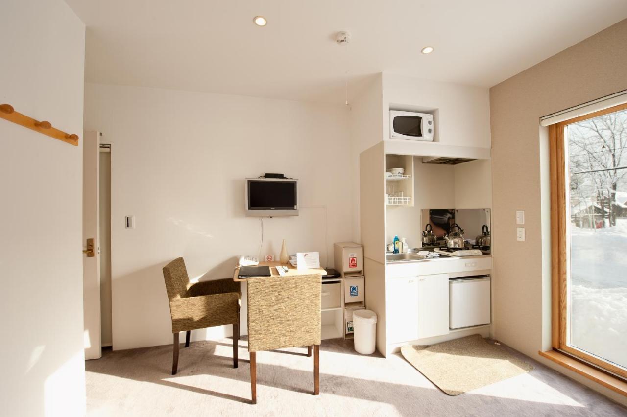 Avalon Apartment Кучан Екстериор снимка