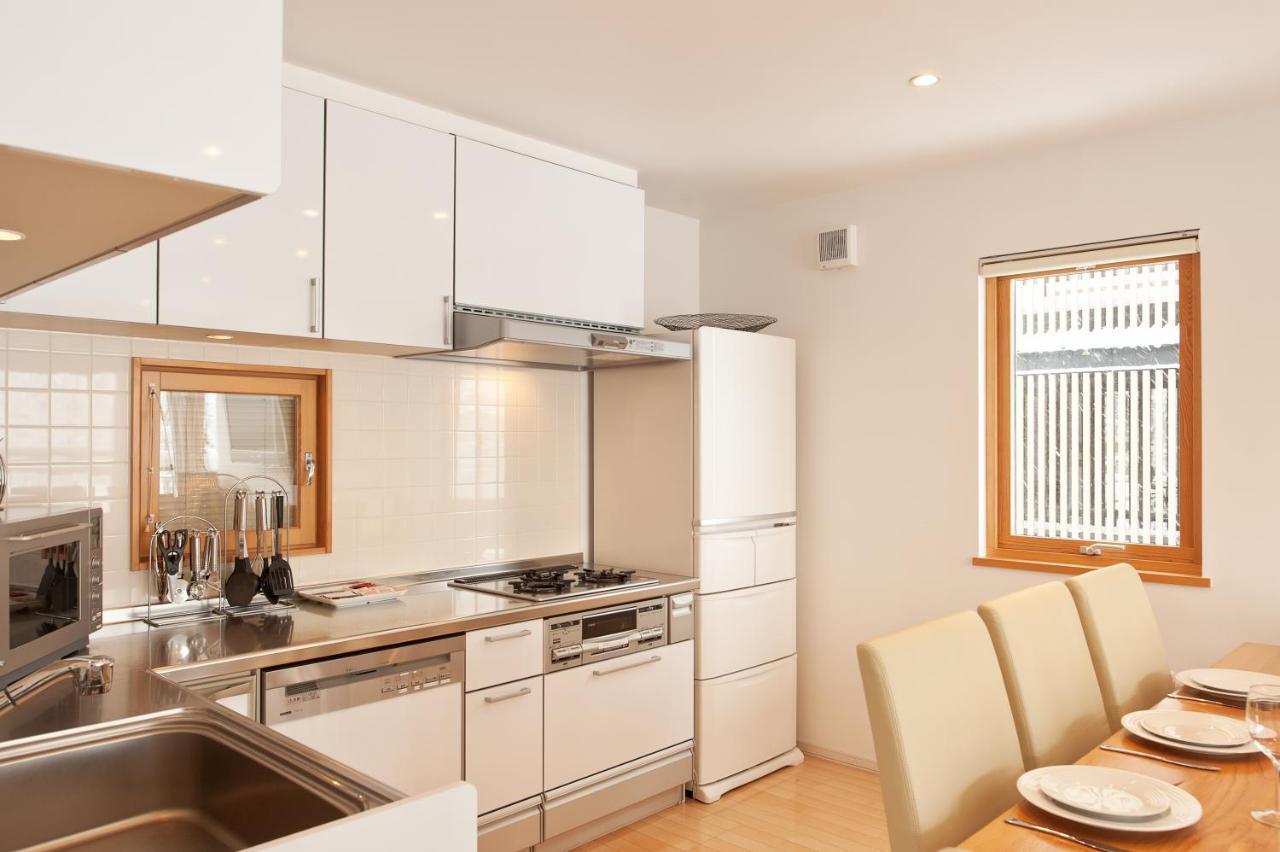 Avalon Apartment Кучан Екстериор снимка