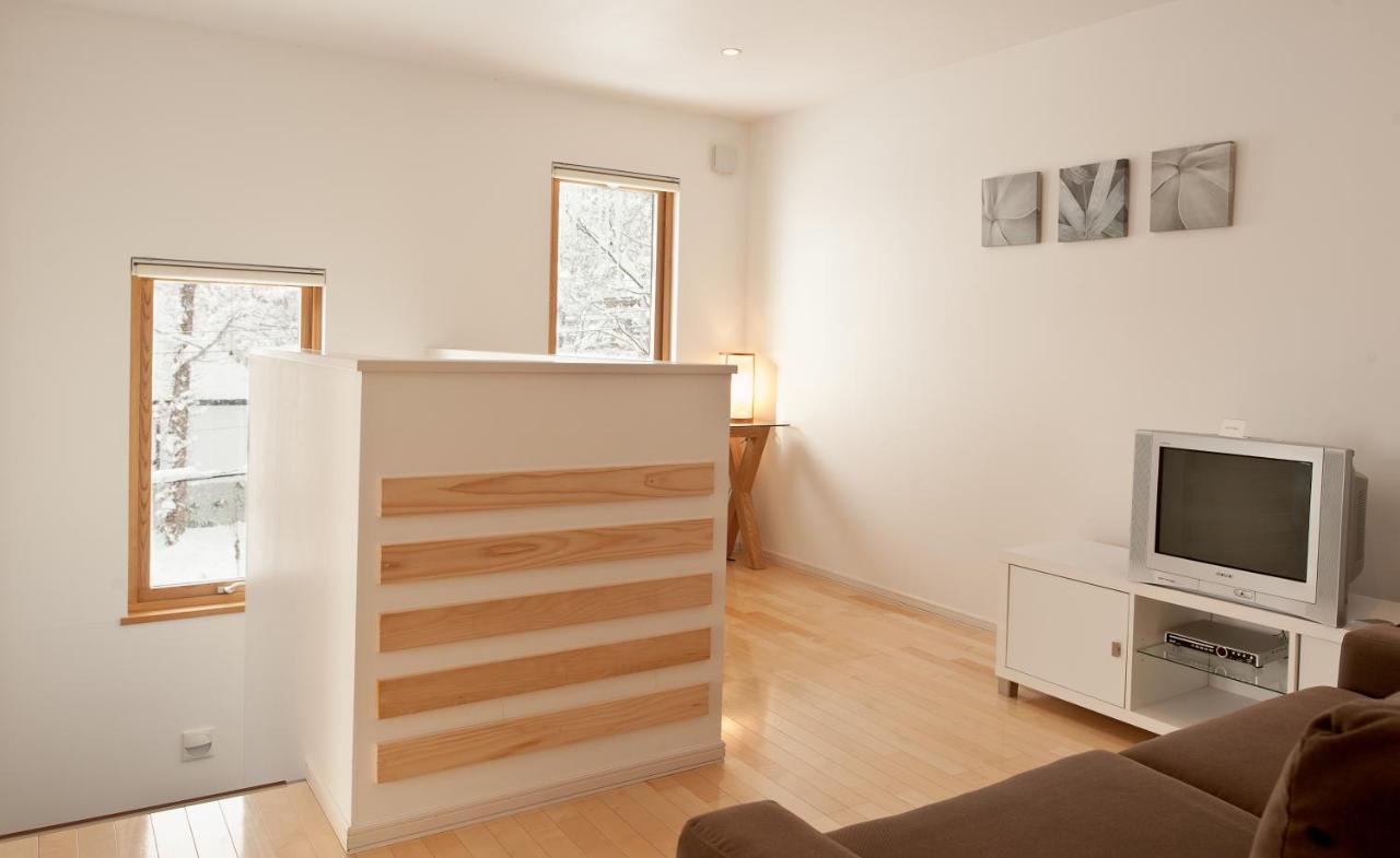 Avalon Apartment Кучан Екстериор снимка